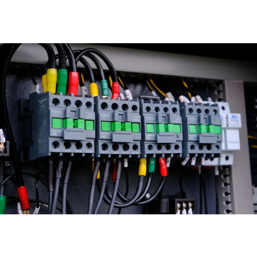 3 az 1-ben csavarkompresszor 11 kW | 1500 l/perc | 500 l-es tartály és páramentesítő