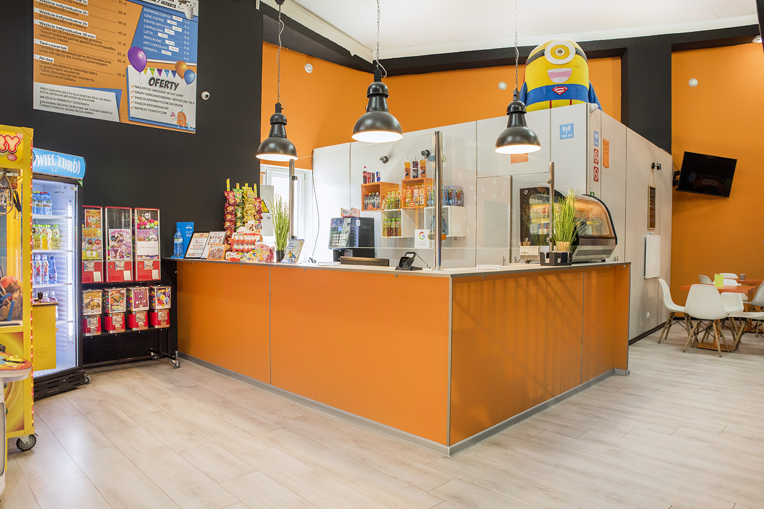 Recepciós pult és születésnapi bútor szett